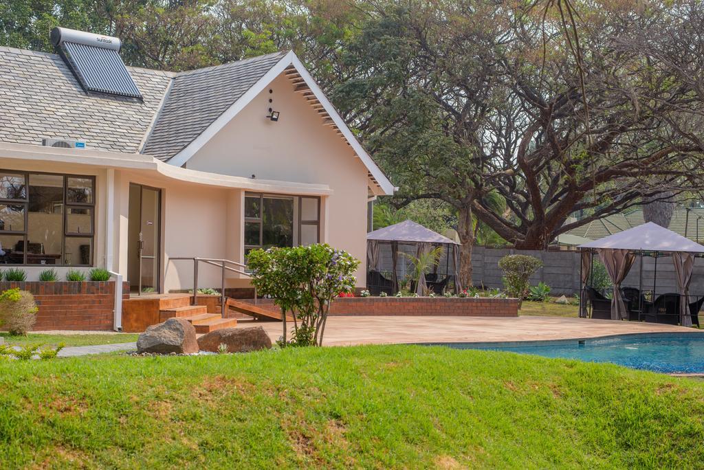 Hotel Jacaranda Harare Exterior foto
